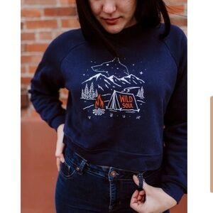 Wild Soul Cropped Navy Fleece Pullover Crewneck Sweatshirt Medium Montana Grap